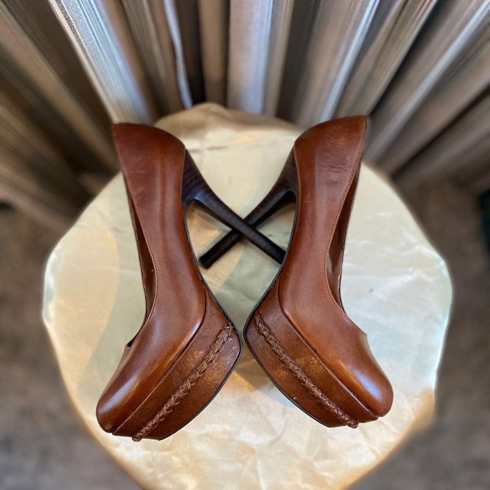 Leather cognac brown platform heels